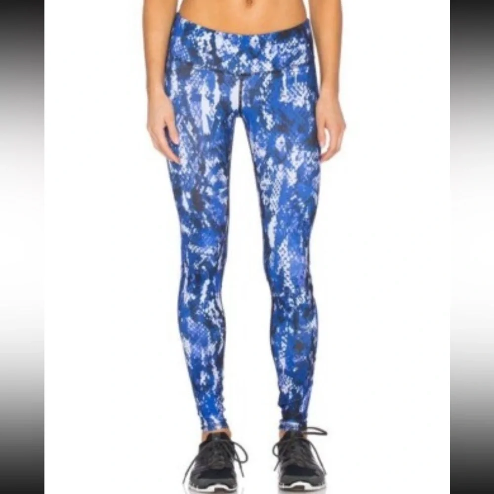 ALO Yoga vibrant blue